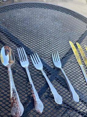 27 pc Debbie Mumm Christmas Santa Silver Set Sakura Japan Forks,Knives, Spoons